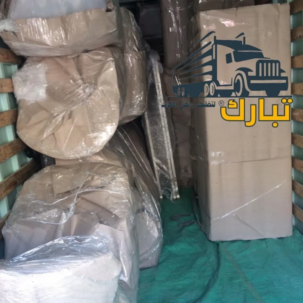 سيارت نقل مخصصة للعفش بجسر السويس